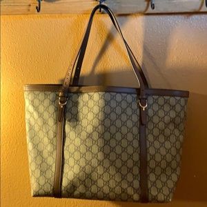 Authentic Med Gucci Brown:Beige signature Tote